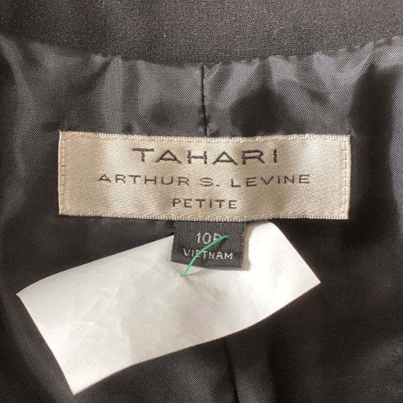 Tahari Petite Suit Separates - 4 Piece Set - Jacket, Pants, 2 Skirts - Picture 10 of 15